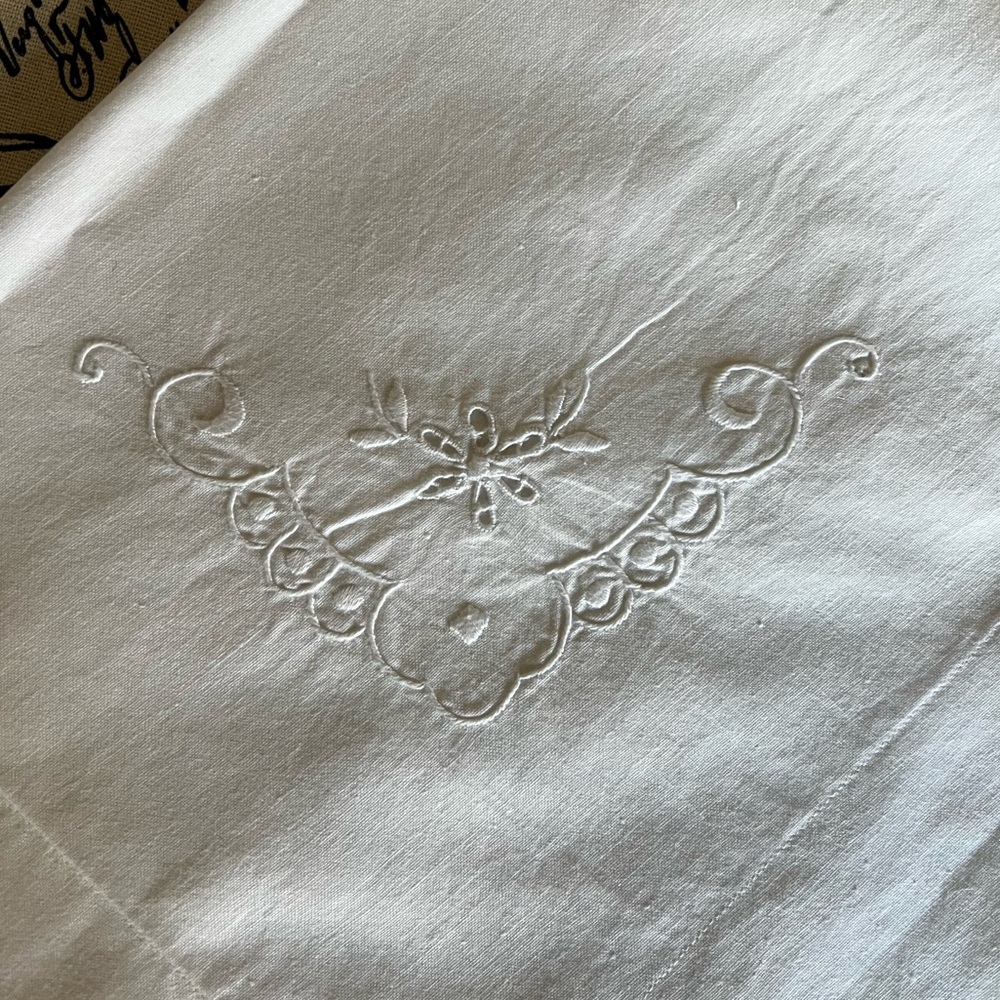Vintage SET/4 Embroidered Cotton Pillow Covers, White - Picture 3 of 7